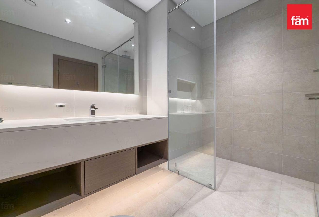 Luxury Living | With Pool | Vacant Villa photo 25
