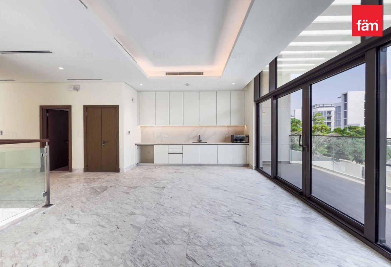 Luxury Living | With Pool | Vacant Villa photo 6