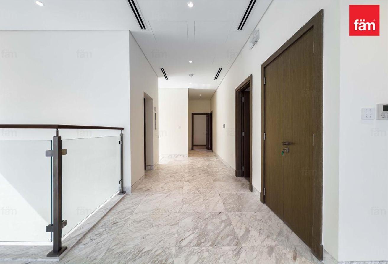 Luxury Living | With Pool | Vacant Villa photo 28