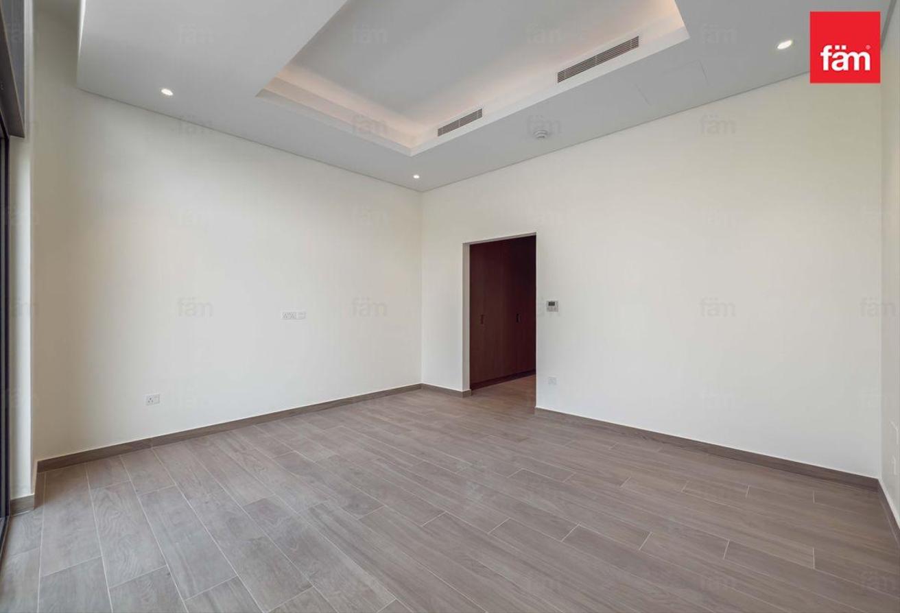 Luxury Living | With Pool | Vacant Villa photo 16