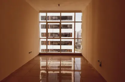 Apartment - 1 Bedroom - 1 Bathroom for rent in Tourist Club Area - Abu Dhabi