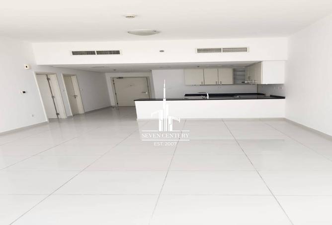 Spacious Layout | Prime Location| Ready To Move In photo 2