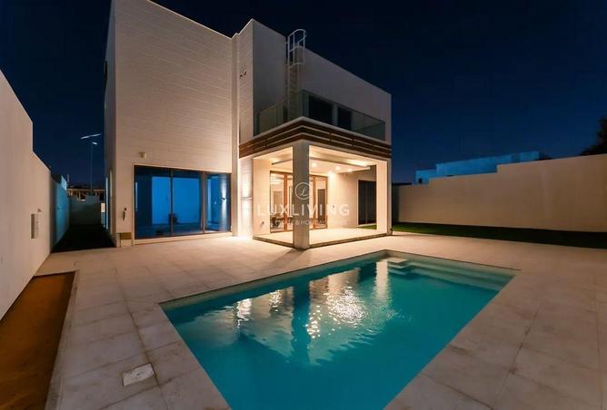 98242231 - Property Image 2
