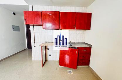 Apartment - Studio - 1 Bathroom for rent in Muwailih Building - Muwaileh - Sharjah