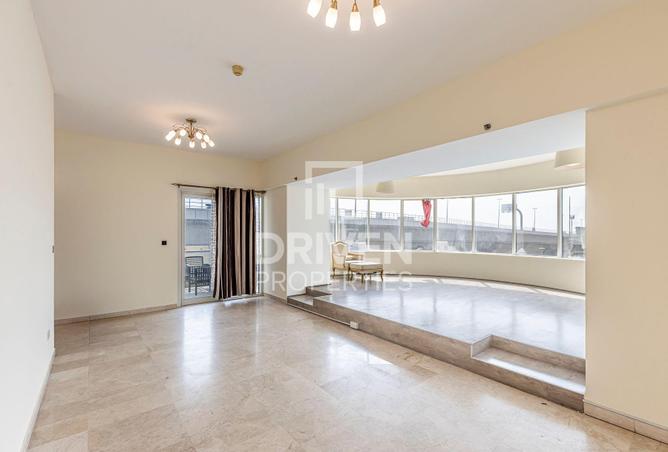 54935379 - Property Main Image