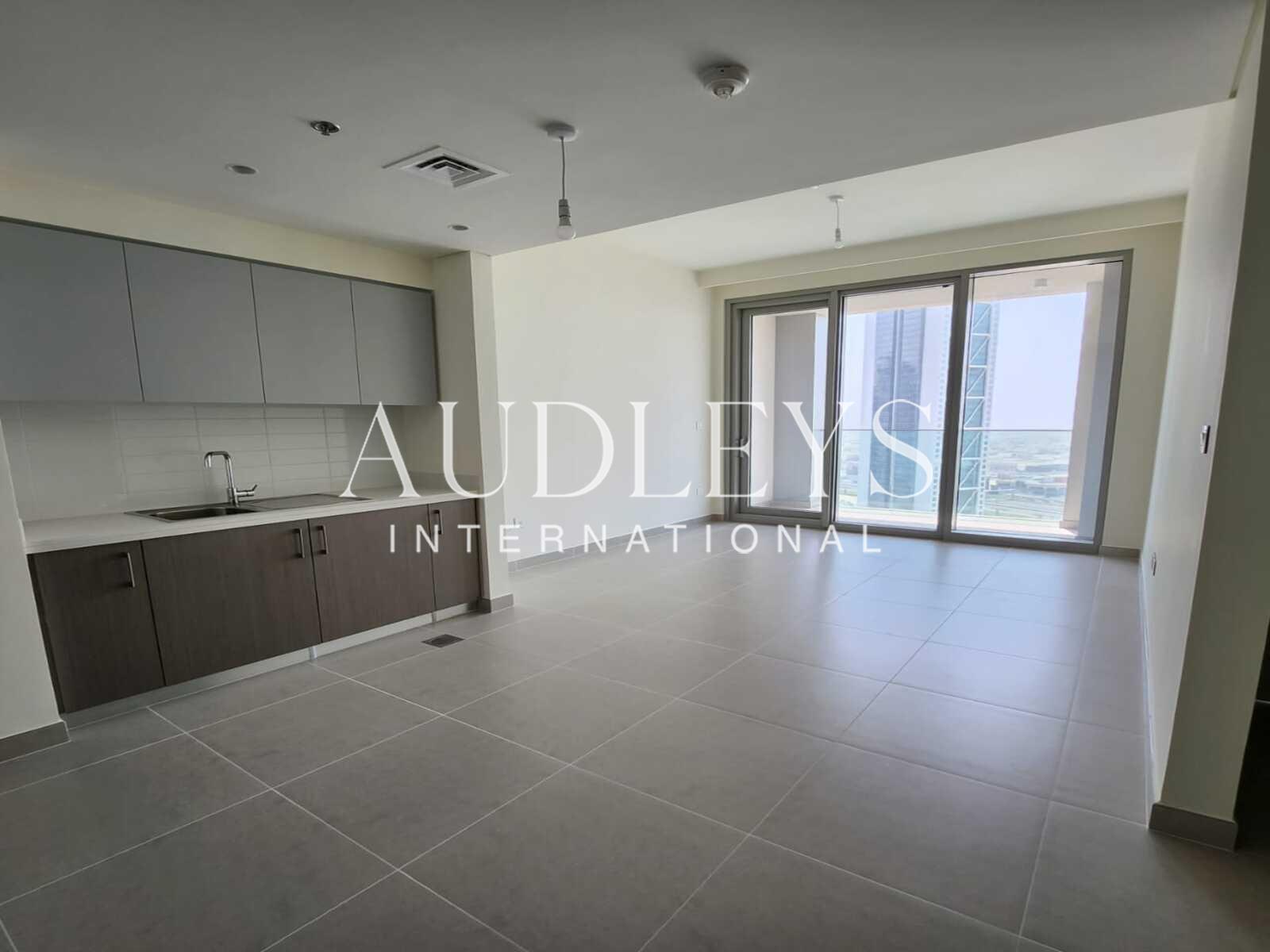 Vacant | Brand New | Mid Floor | Kitchen Equipment