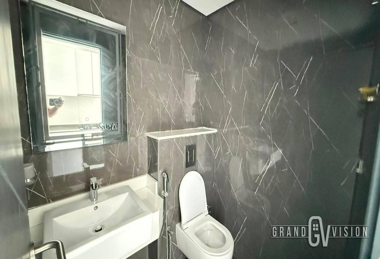 FULLY FURNISHED STUDIO I PREMIUM FINISHES I PRIME LOCATION photo 5