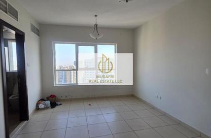 Apartment - 3 Bedrooms - 5 Bathrooms for rent in Sharjah 555 Tower - Al Khan Corniche - Al Khan - Sharjah