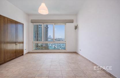 Apartment - 2 Bedrooms - 3 Bathrooms for rent in Marina Residences 5 - Marina Residences - Palm Jumeirah - Dubai