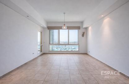 Apartment - 2 Bedrooms - 3 Bathrooms for rent in Marina Residences 5 - Marina Residences - Palm Jumeirah - Dubai