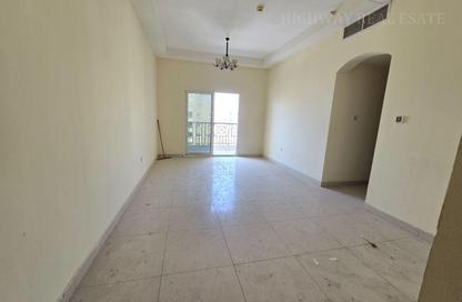 Apartment - 2 Bedrooms - 2 Bathrooms for rent in Muwaileh 29 Building - Muwaileh - Sharjah