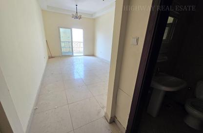 Apartment - 2 Bedrooms - 2 Bathrooms for rent in Muwaileh 29 Building - Muwaileh - Sharjah