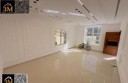 Villa - 5 Bedrooms - 6 Bathrooms for sale in Al Mowaihat 1 - Al Mowaihat - Ajman