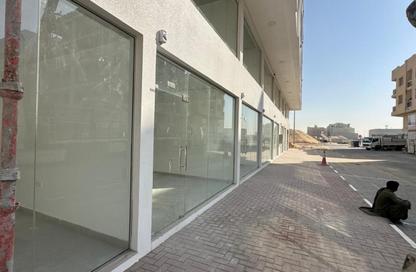 عمارة بالكامل - 8 غرف نوم - 8 حمامات للبيع في الجرف 2 - الجرف - عجمان وسط المدينة - عجمان