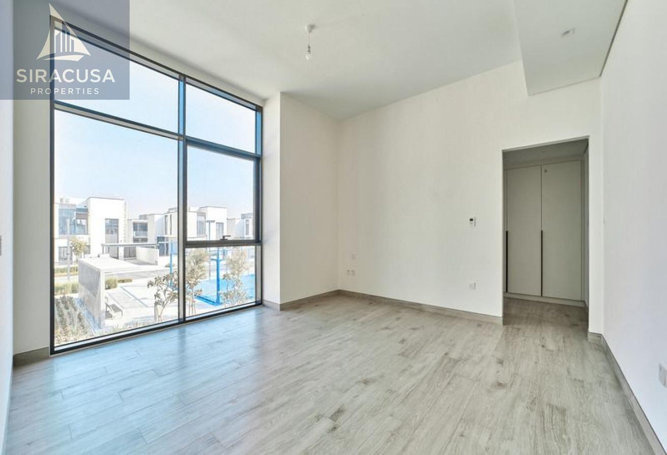 Single-Row | Beautifully Landscaped | B-Type photo 12