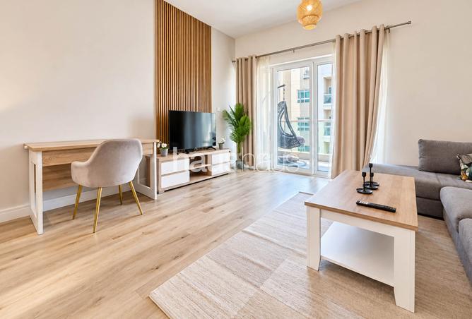 Fully Upgraded | Fully Furnished | Luxurious photo 2