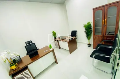 مكتب - غرفة نوم - 1 حمام للايجار في ريد اڤينيو - منطقة القرهود - دبي