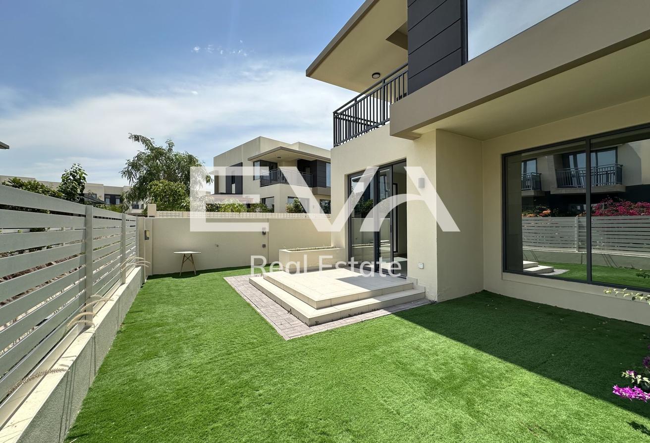 CORNER VILLA | VACANT | WELL MAINTAINED photo 14