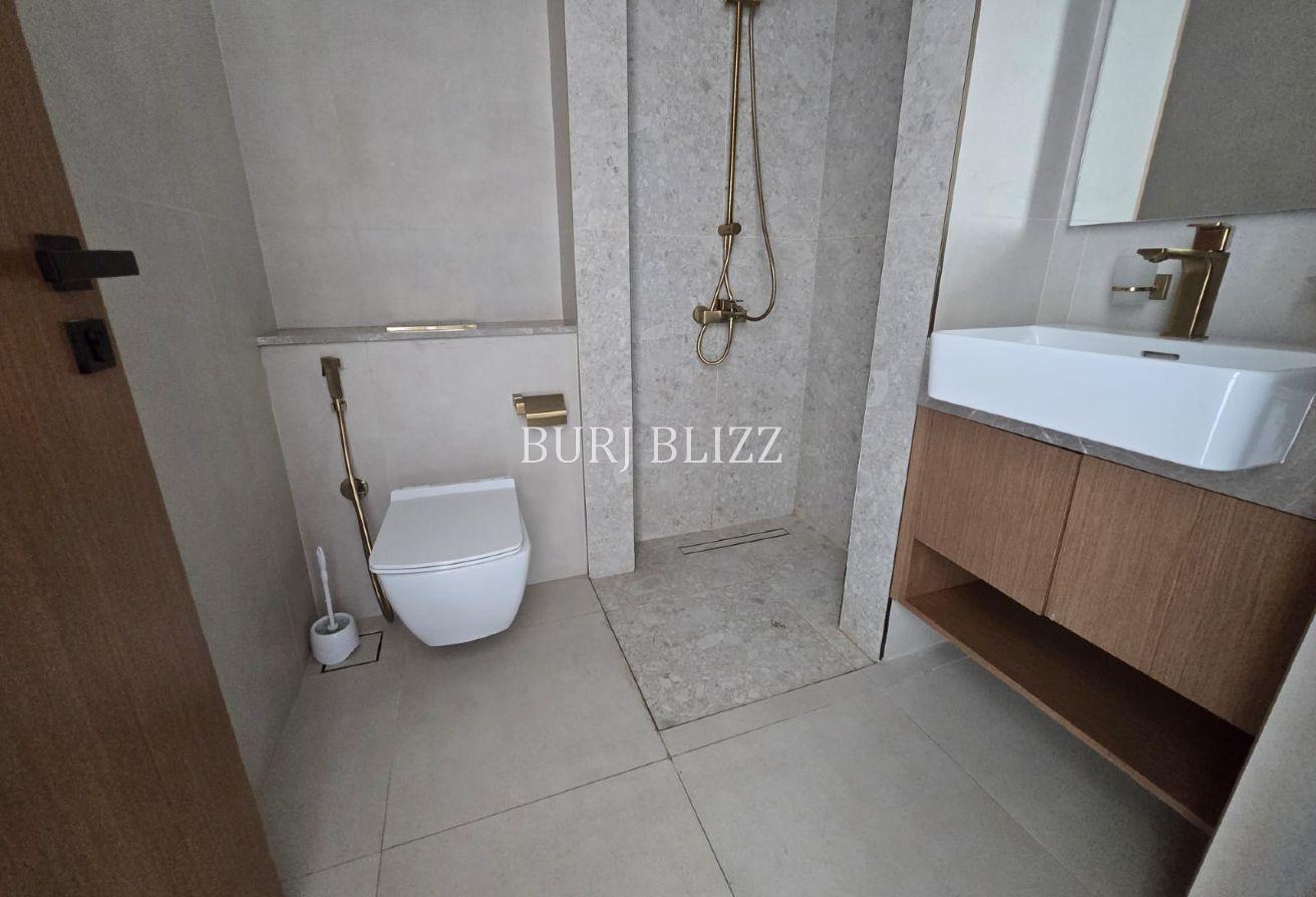 Bright and Spacious | Unfurnished | Community View photo 8