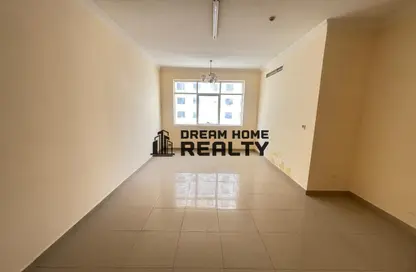 Apartment - 2 Bedrooms - 2 Bathrooms for rent in SG Al Khan Building - Al Khan - Sharjah