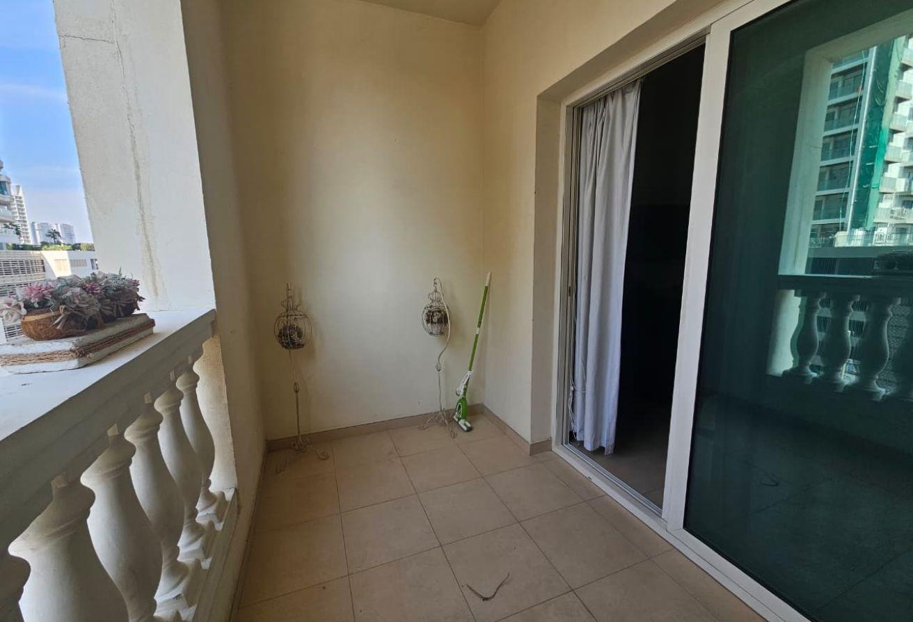 JVC Rent Furnished One Month Free Plaza Resdinces photo 3