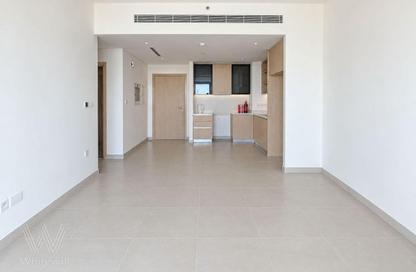 Apartment - 1 - 1 for rent in Golf Heights - The Views - Dubai