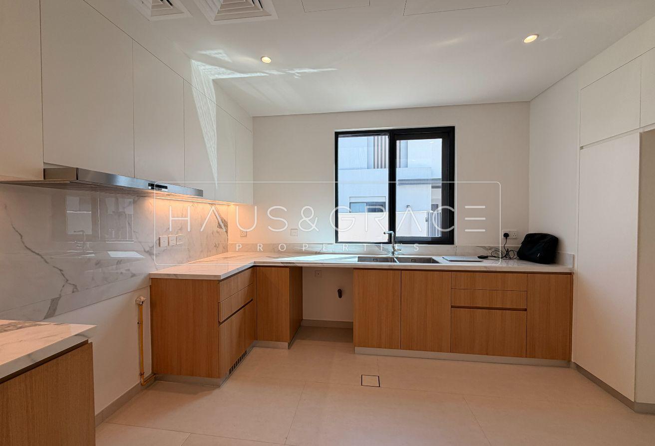 BEST DEAL VASTU COMPLIANCE NR CENTRAL PARK photo 6