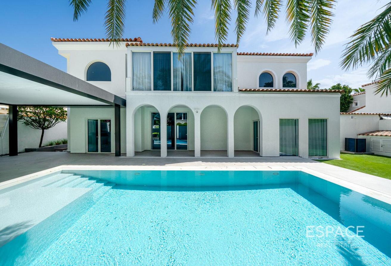 Luxury Living - Furnished - Turn Key