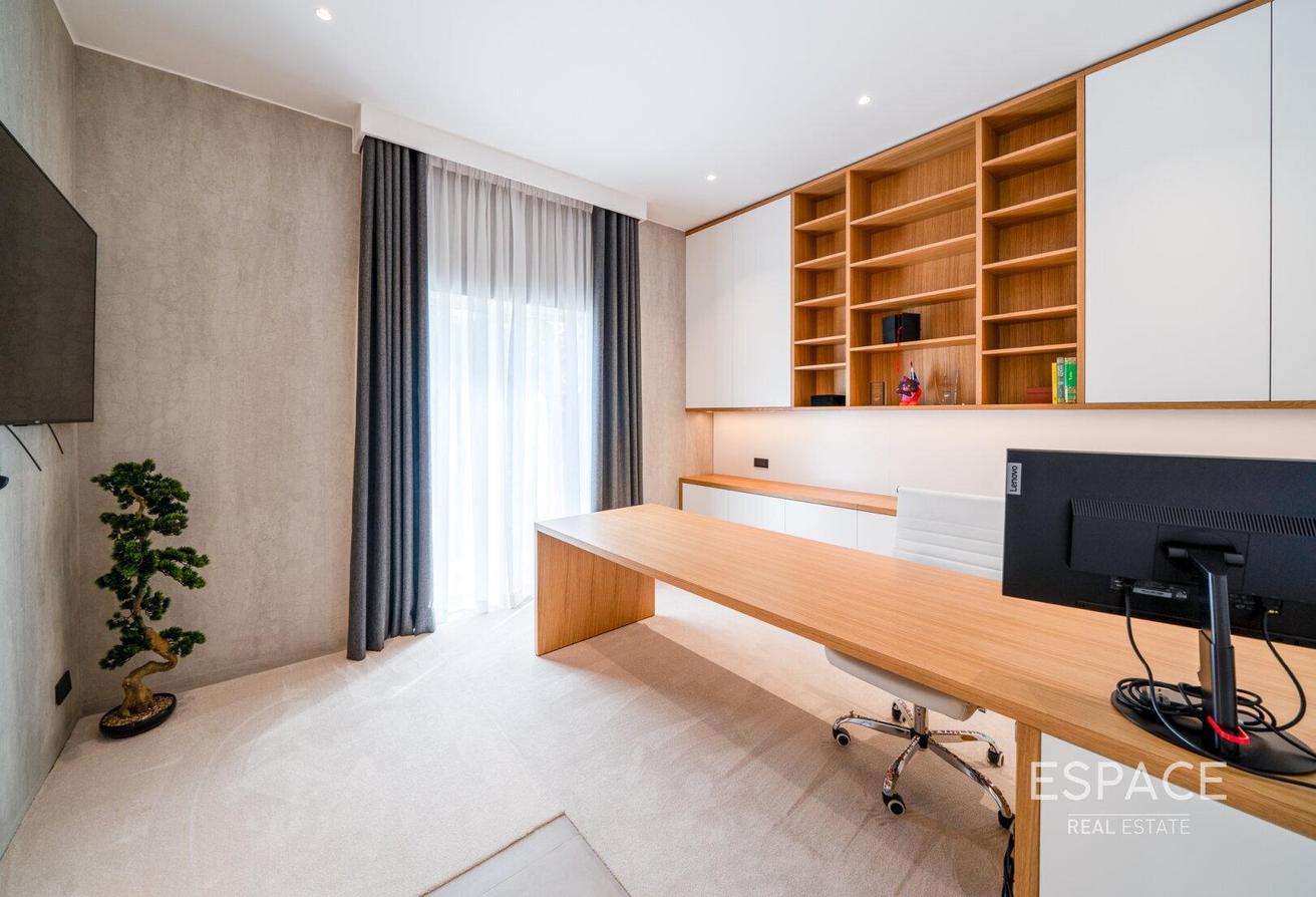 Luxury Living - Furnished - Turn Key photo 11