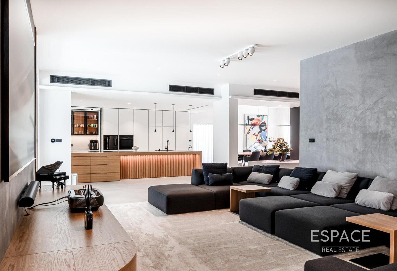 Luxury Living - Furnished - Turn Key photo 9