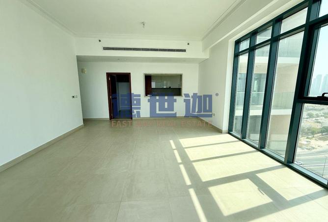 Golf Course View | Bright | Corner unit | Vacant photo 3