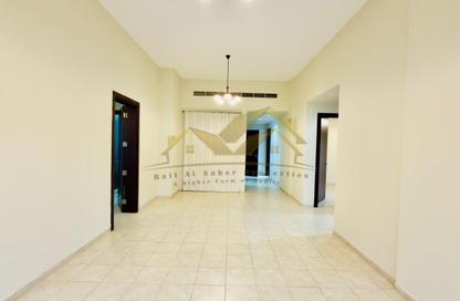 Apartment - 3 Bedrooms - 3 Bathrooms for rent in Al Karama Sqaure - Al Karama - Dubai