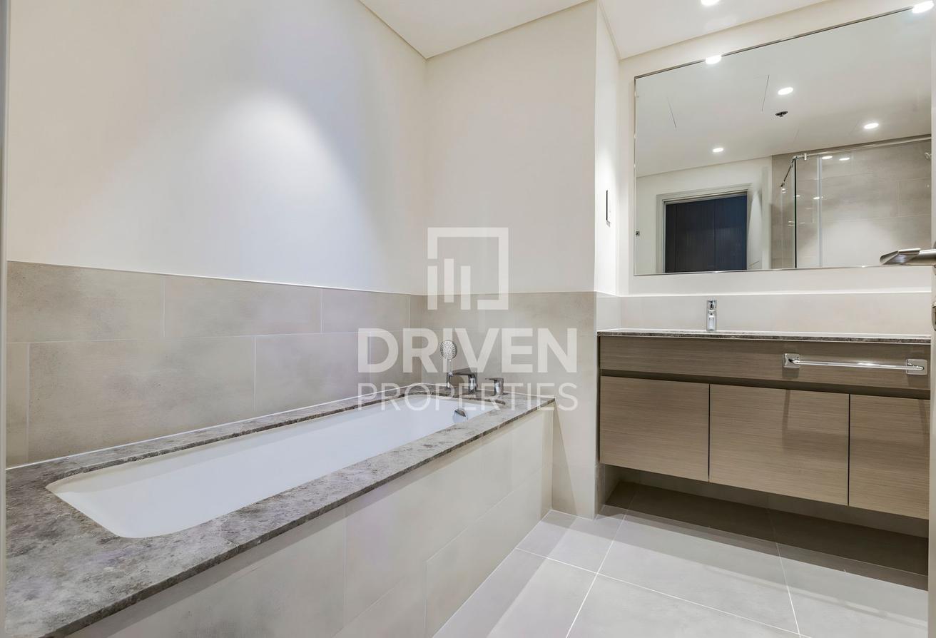 Above the 50th Floor | Corner Apt | Vacant photo 23