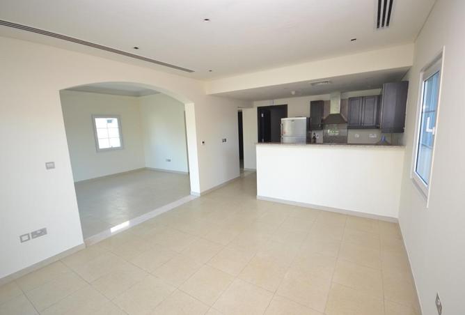98240272 - Property Image 3