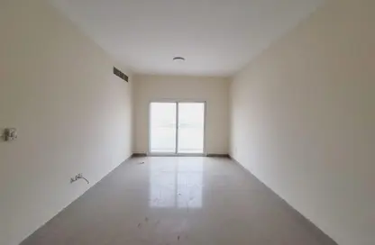 Apartment - 2 Bedrooms - 2 Bathrooms for rent in Fire Station Road - Muwaileh - Sharjah