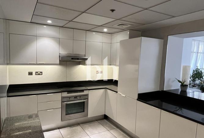 Upgraded 3BR + Maid | Lake View | High Floor — 2
