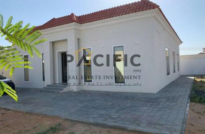 Villa - 2 Bedrooms - 3 Bathrooms for rent in Al Khawaneej 1 - Al Khawaneej - Dubai