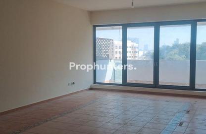 Apartment - 2 - 2 for rent in Al Owais Building - Al Khabaisi - Deira - Dubai