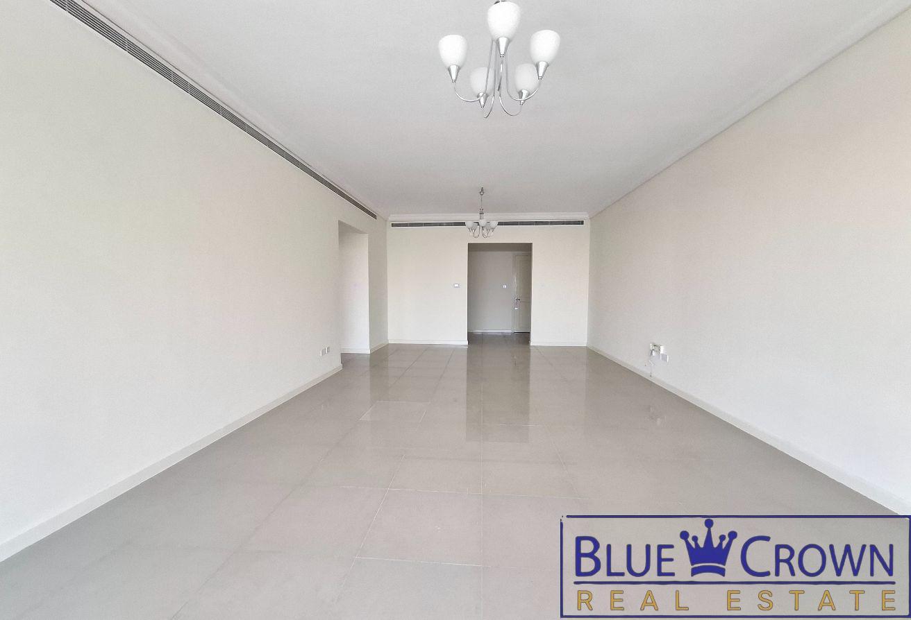 Huge Flat:Chiller Free:Luxurious:Spacious:Lavish photo 4