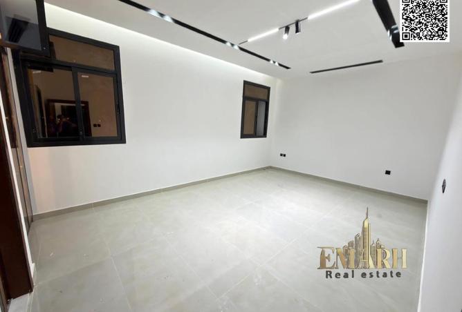 90942429 - Property Image 2