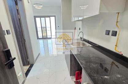 Apartment - Studio - 1 Bathroom for rent in Rukan Tower A - Rukan Tower - Rukan - Dubai Land - Dubai
