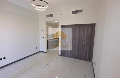 Apartment - Studio - 1 Bathroom for rent in Rukan Tower A - Rukan Tower - Rukan - Dubai Land - Dubai