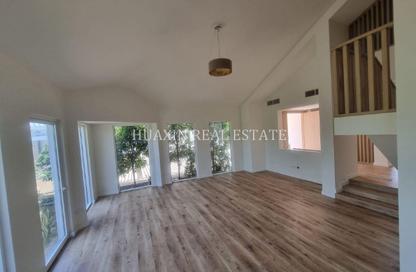 Villa - 5 Bedrooms - 6 Bathrooms for rent in Jumeirah 3 Villas - Jumeirah 3 - Jumeirah - Dubai Villa - 5 Bedrooms - 6 Bathrooms for rent in Jumeirah 3 Villas - Jumeirah 3 - Jumeirah - Dubai