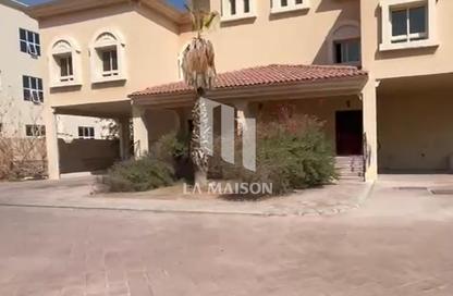 Villa - Studio - 4 Bathrooms for rent in Shakhbout City - Abu Dhabi