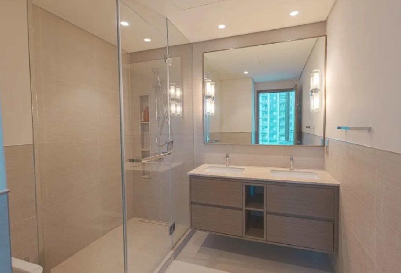 Luxurious Apartment|Prime Location — image 13