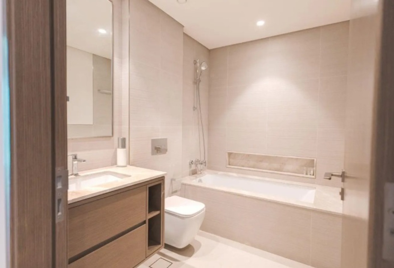 Luxurious Apartment|Prime Location — image 9
