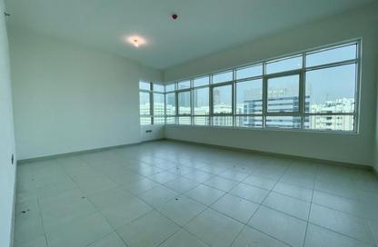 Apartment - 2 Bedrooms - 2 Bathrooms for rent in Tourist Club Area - Abu Dhabi