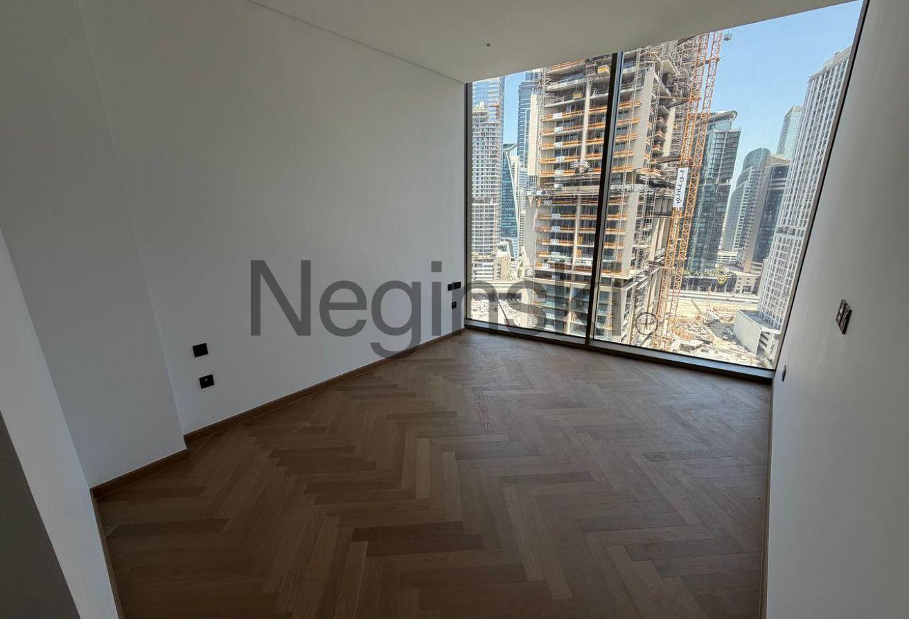 Largest 3BR+Maids | Full Canal View photo 5