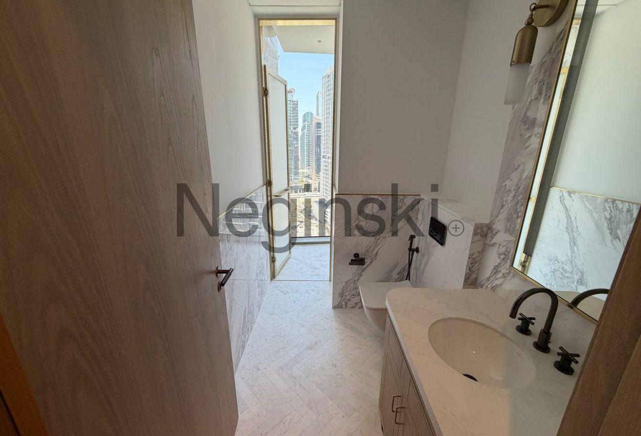 Largest 3BR+Maids | Full Canal View photo 6