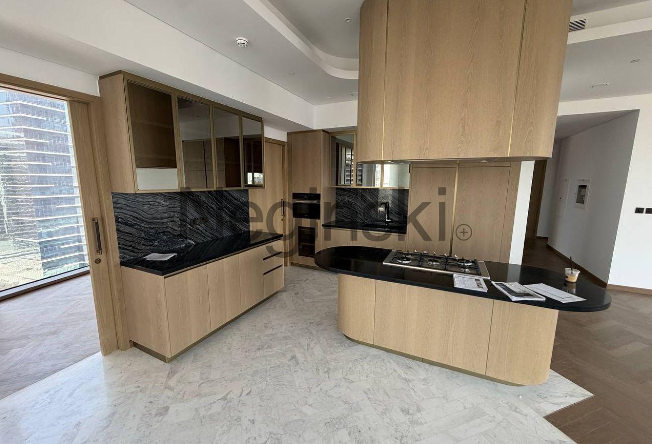 Largest 3BR+Maids | Full Canal View photo 11